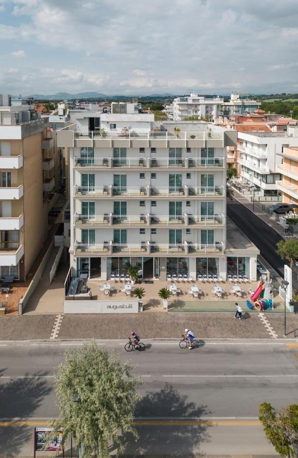 Hotel Augustus- Direttamente sul mare Misano Adriatico Esterno foto