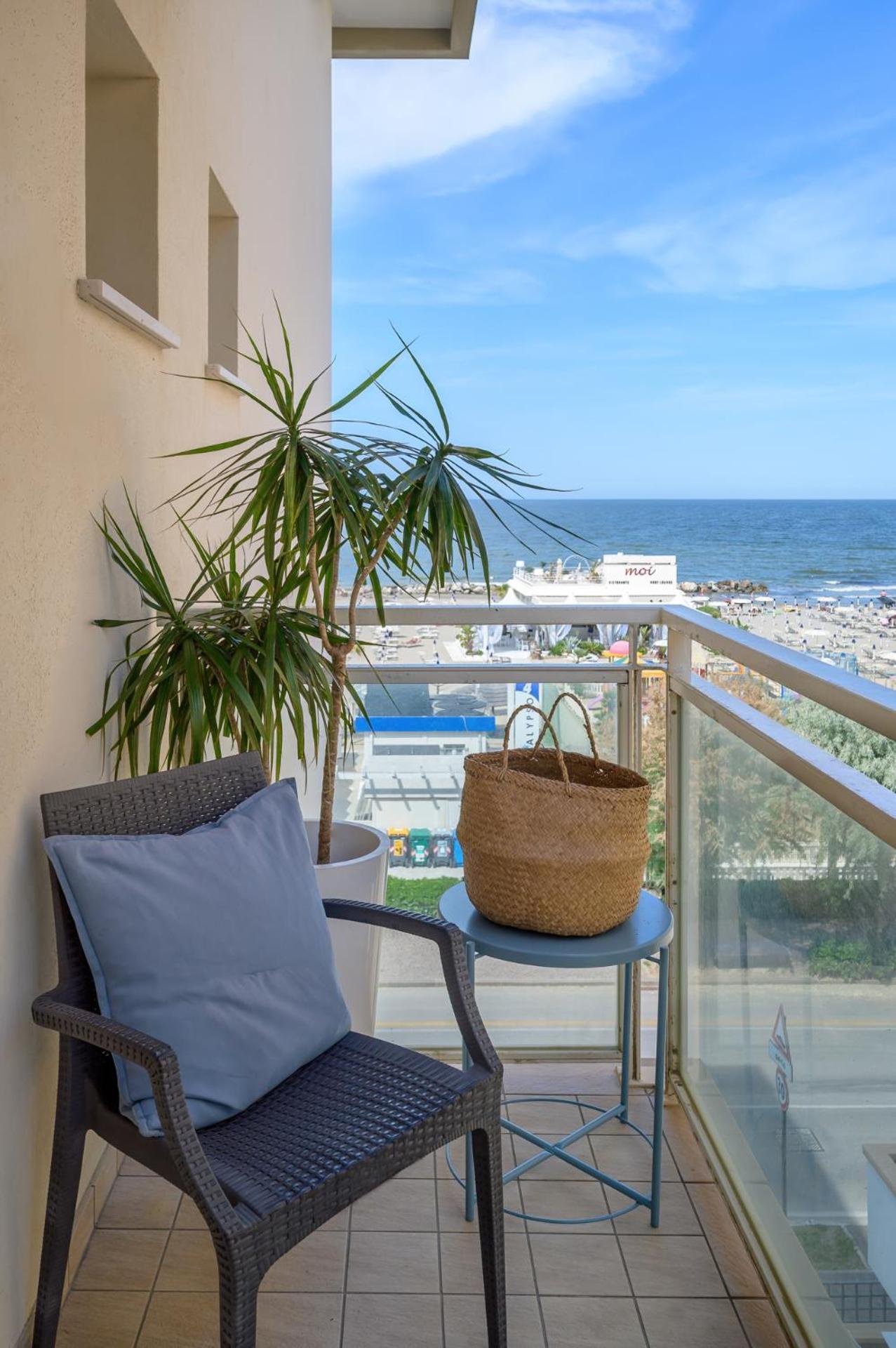 Hotel Augustus- Direttamente sul mare Misano Adriatico Esterno foto