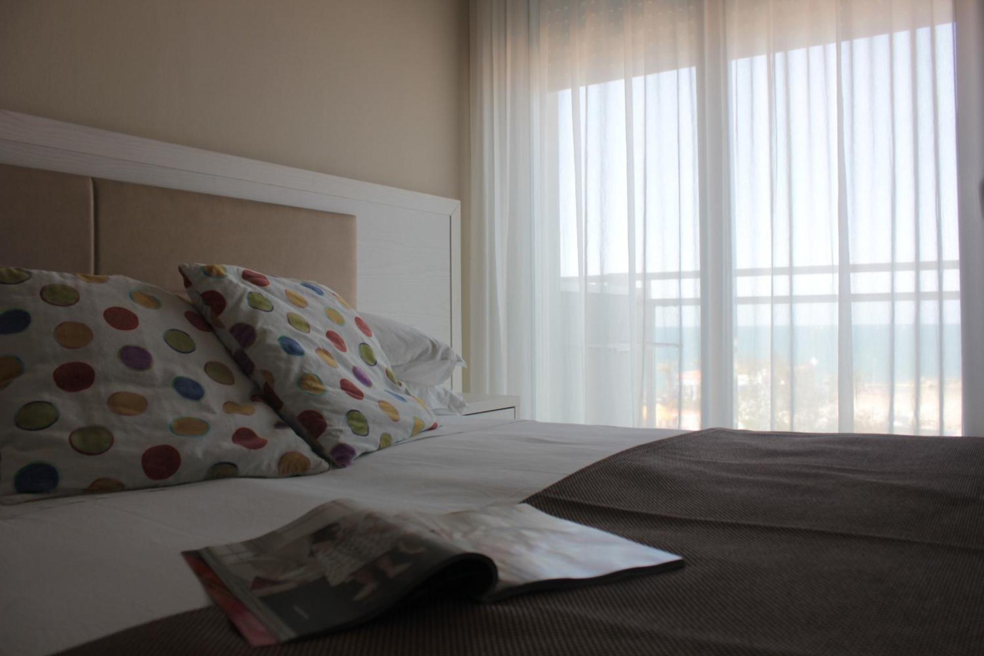 Hotel Augustus- Direttamente sul mare Misano Adriatico Camera foto